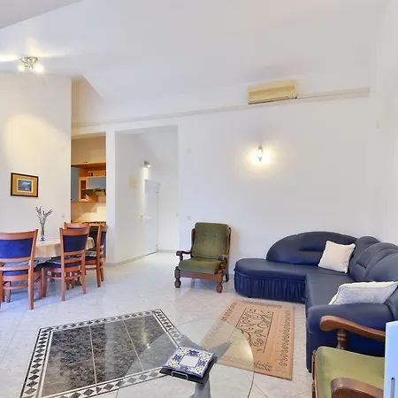 Pavlak Apartament Vir