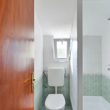 Pavlak Apartmán Vir